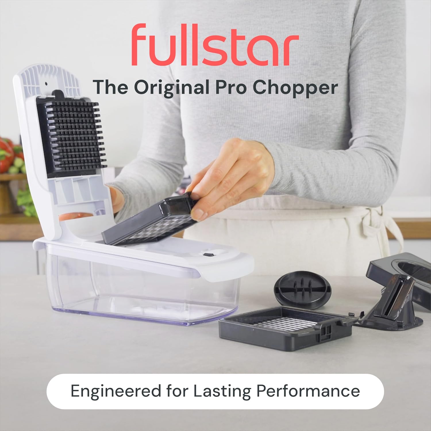 白色 Fullstar Pro Original,画面中有人拿取可拆切割组件。