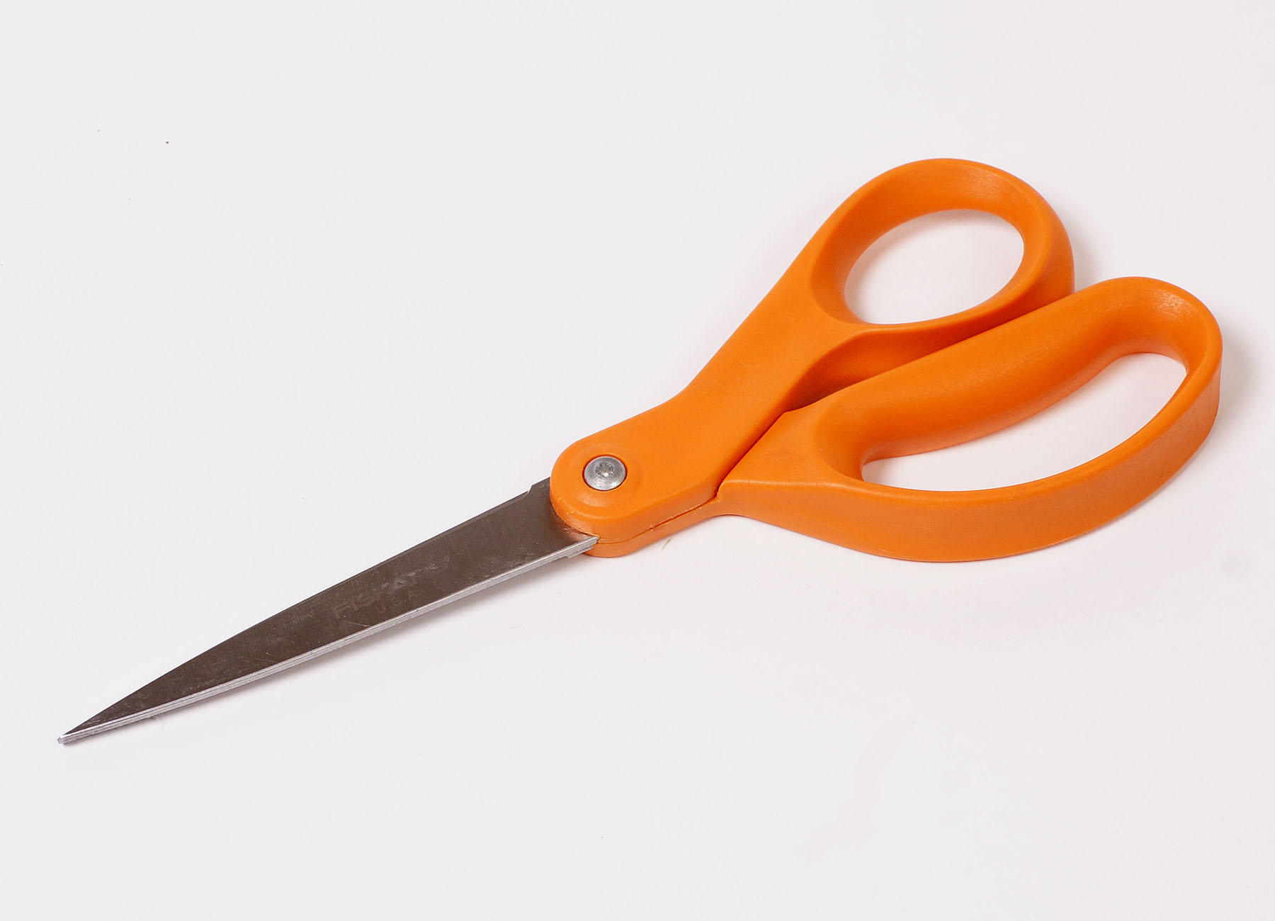 Fiskars Original 8-Inch Scissors: Tabletop Fabric Cuts