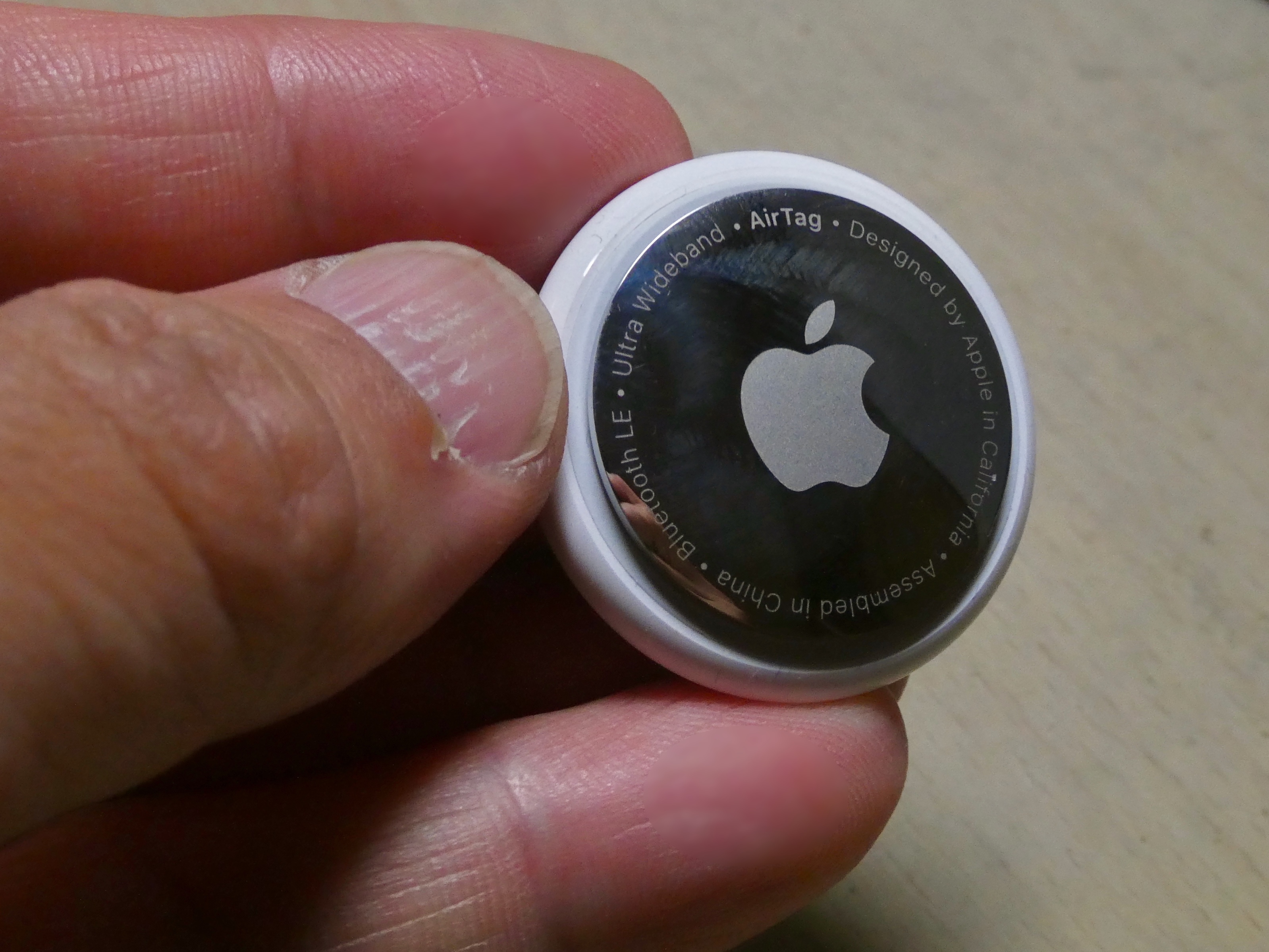 Apple AirTag Item Tracker 4-Pack: Keys & Bags