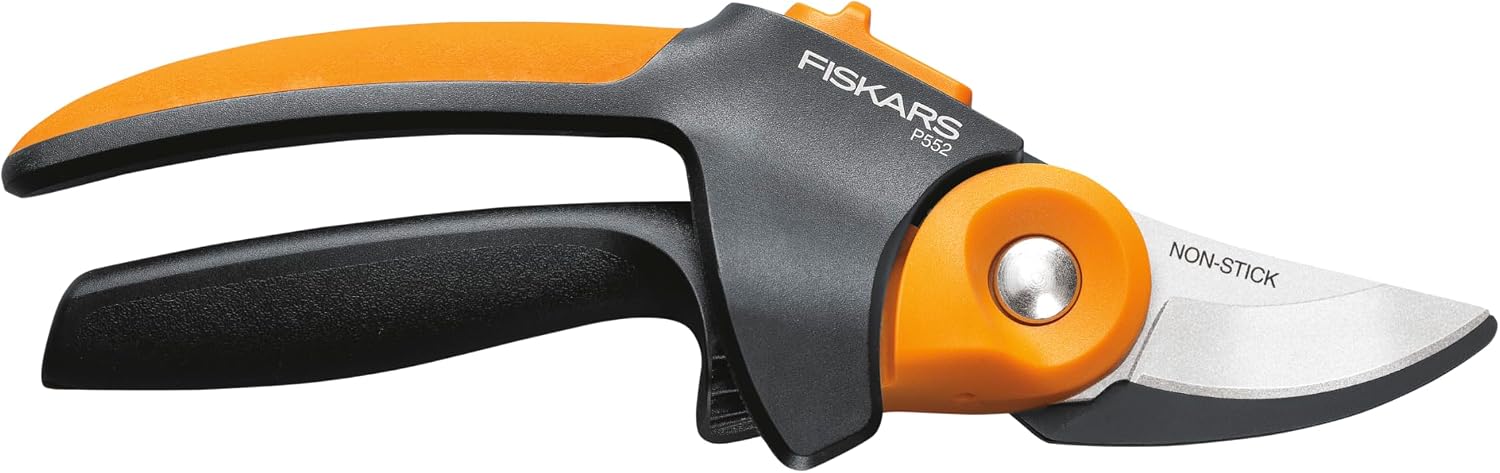 Fiskars PowerGear2 Softgrip 392791-1001 Pruner: A Rolling Handle That Follows the Cut