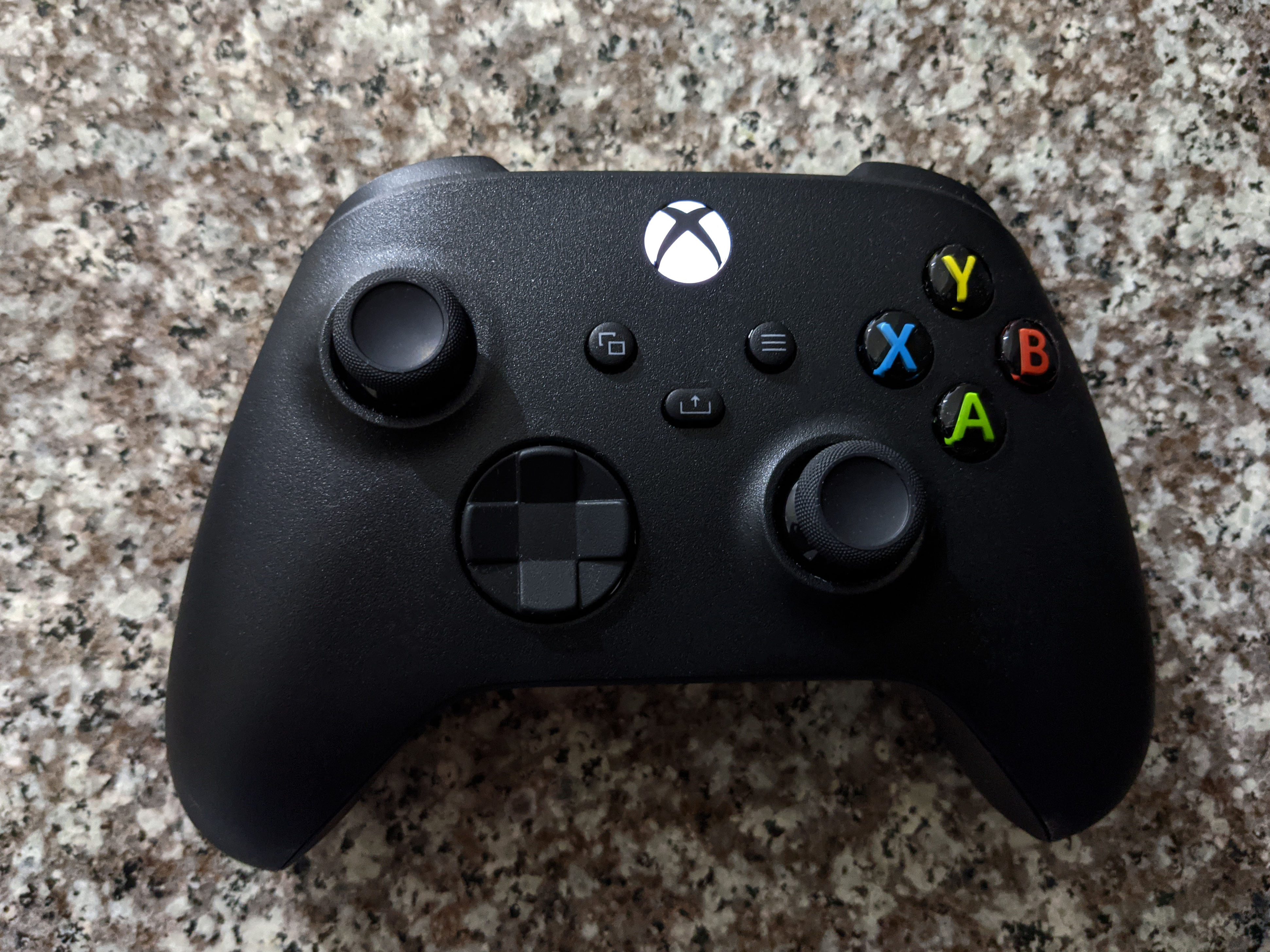 PC Game Recording Desk: Xbox Wireless Controller, Sony MDR-7506, and Samsung T7 Shield — Play, Review, Store