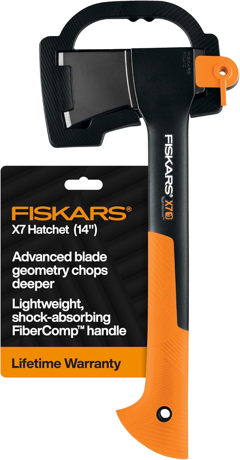 Fiskars X7 手斧：为引火木准备，而非整堆大木头