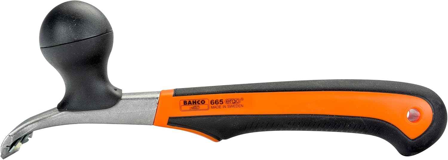 Side view ofBahco665 showing the frontknob above the bladehead andlongrearhandle.