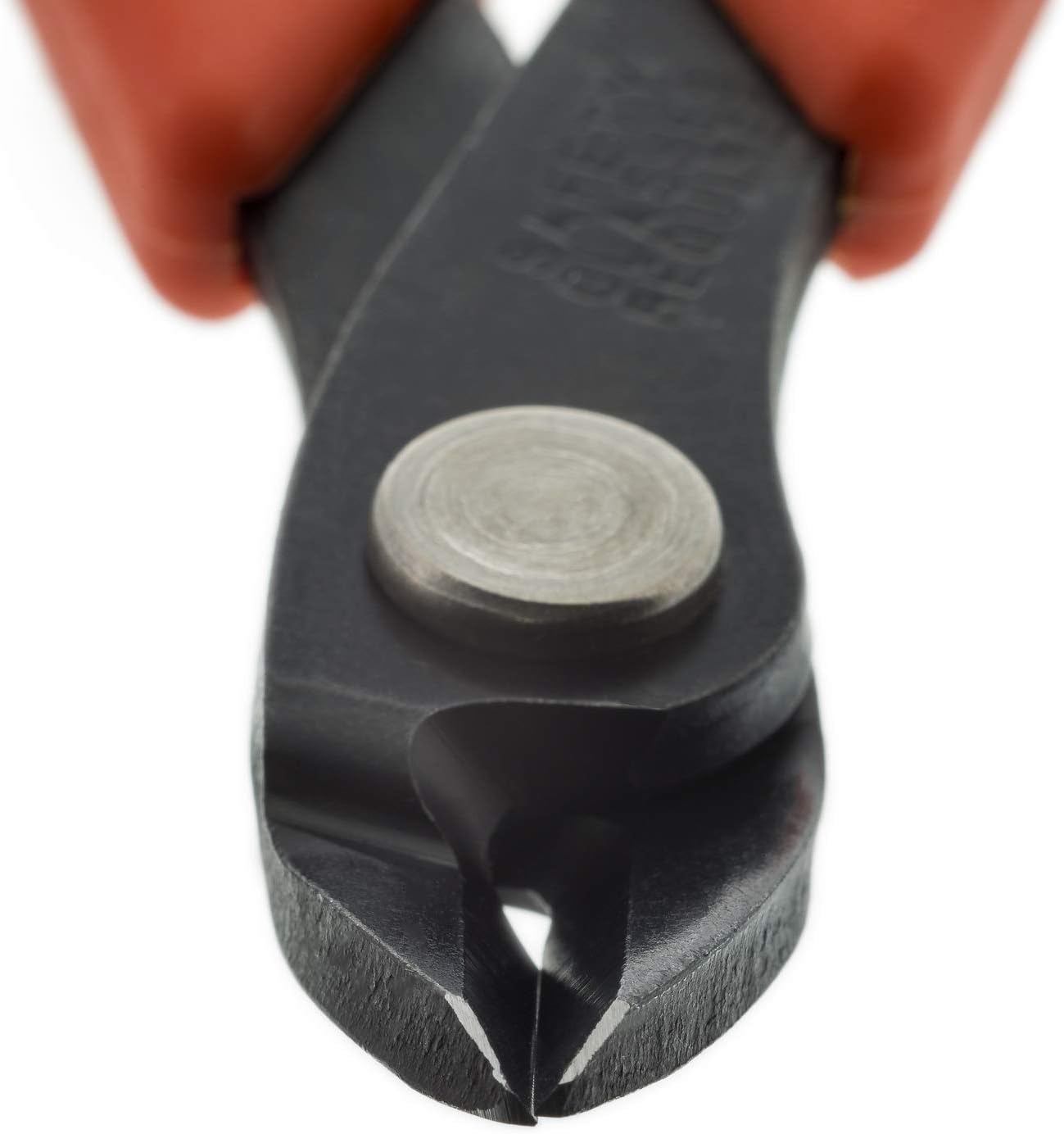Close view of the Xuron 2175 cutter jaws, flat face and pivot
