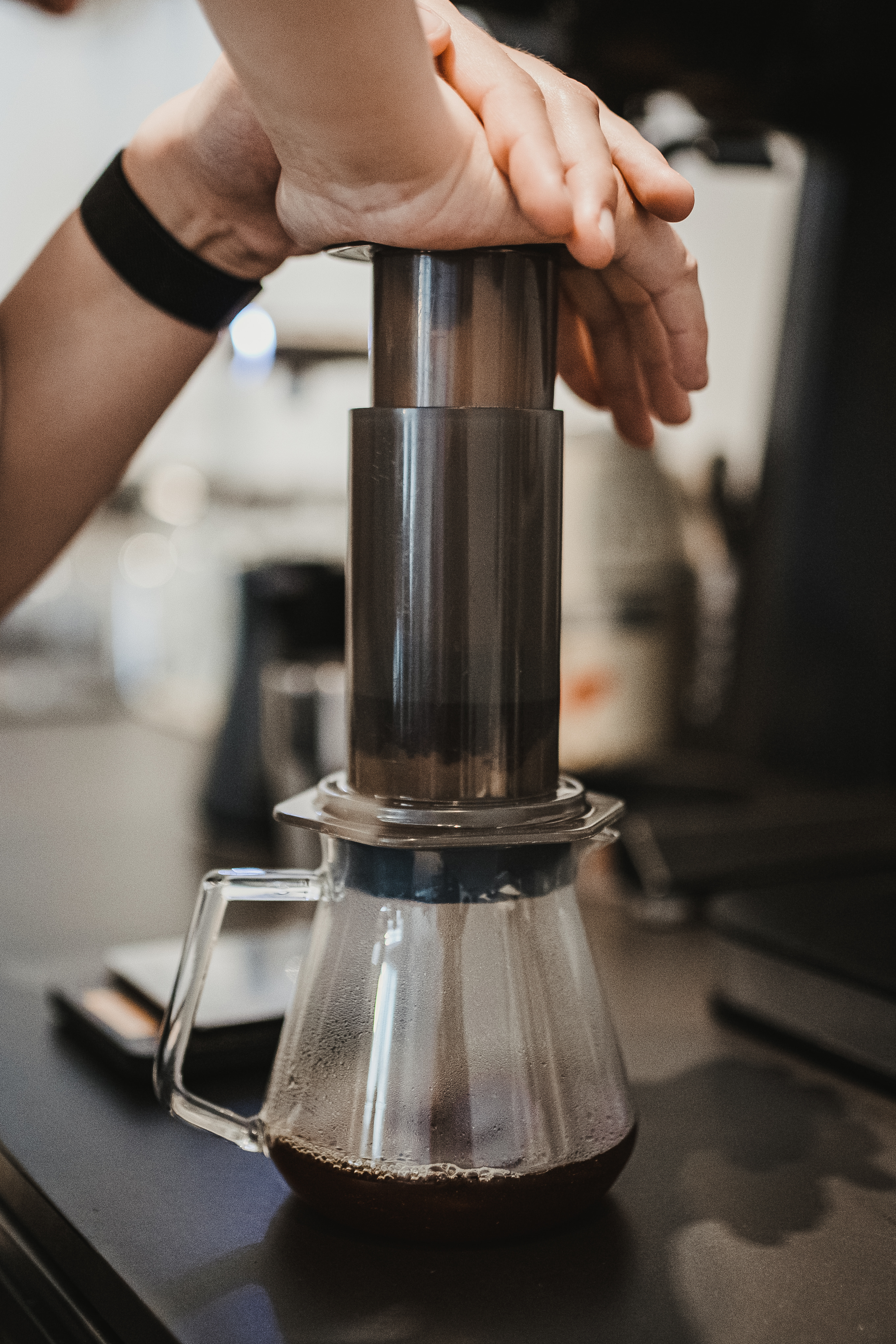AeroPress Original vs HARIO Switch 02: Press a Mug or Release a Steep
