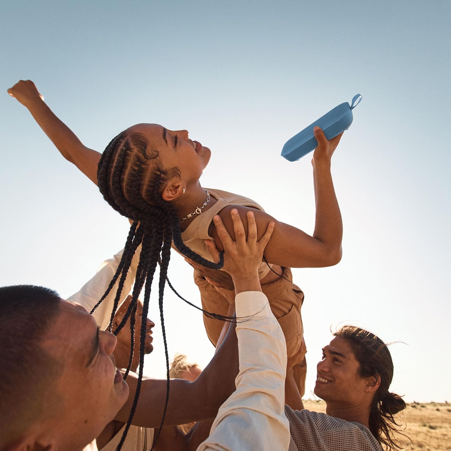 Supplier outdoor image of the Blue Dusk second-generation SoundLink Flex